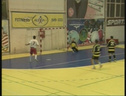 Fiul presedintelui Nicolae Timofti, Stefan, face furori la Campionatul Moldovei de futsal pentru amatori Fiul presedintelui Nicolae Timofti, Stefan, face furori la Campionatul Moldovei de futsal pentru amatori