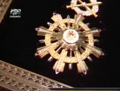 \'Colanul presedintelui\' si-a gasit stapanul! Cat costa bijuteria pe care o va purta Timofti la ceremonia de investire \'Colanul presedintelui\' si-a gasit stapanul! Cat costa bijuteria pe care o va purta Timofti la ceremonia de investire