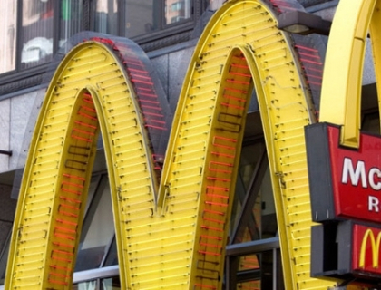 McDonald\'s isi cere public scuze unui MILIARD de oameni. Cu ce a gresit
