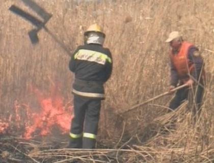 Incendiu de vegetatie in Chisinau! Pasunile de pe strada Albisoara si soseaua Balcani, arse in intregime Incendiu de vegetatie in Chisinau! Pasunile de pe strada Albisoara si soseaua Balcani, arse in intregime