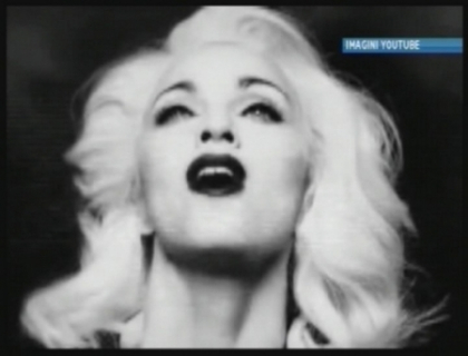 Madonna o plagiaza pe Lady Gaga? "Noul videoclip seamana leit cu productia Alejandro"