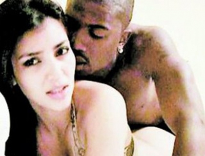 Whitney Houston apare intr-un sex tape. Cel care a filmat-o pe Kardashian a avut-o si pe ea