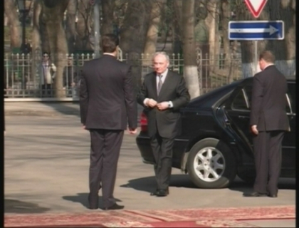 Moldova are oficial presedinte! Nicolae Timofti a fost investit in functie