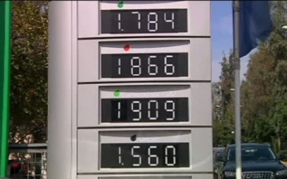 Criza din Grecia se vede la propriu, pe strada. Cum au ajuns grecii sa nu mai aiba bani de benzina Criza din Grecia se vede la propriu, pe strada. Cum au ajuns grecii sa nu mai aiba bani de benzina