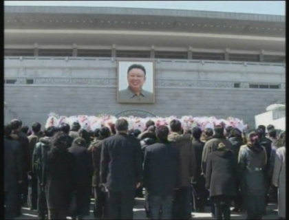 Gata cu doliul! Nord-coreenii au marcat 100 de zile de la moartea fostului lider Kim Jong Il Gata cu doliul! Nord-coreenii au marcat 100 de zile de la moartea fostului lider Kim Jong Il
