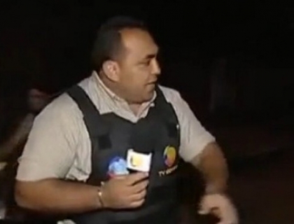 Executie in direct. Barbat impuscat in cap in timp ce reporterul transmitea LIVE la TV. VIDEO Executie in direct. Barbat impuscat in cap in timp ce reporterul transmitea LIVE la TV. VIDEO