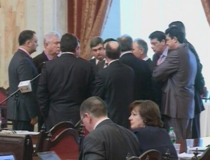 PCRM vrea referendum. " Daca poporul va acorda vot de neincredere, atunci puterea va trebui sa plece!"
PCRM vrea referendum. " Daca poporul va acorda vot de neincredere, atunci puterea va trebui sa plece!"