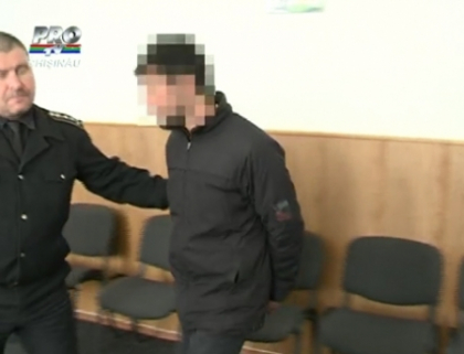 O fetita de 4 ani a murit in chinuri groaznice, violata anal de un amic al mamei sale