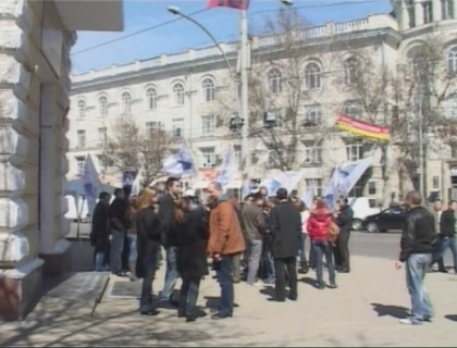 Cuza Voda sau Aleksei Belskii? Tinerii rusi cer revenirea la denumirea sovietica a strazii Cuza Voda