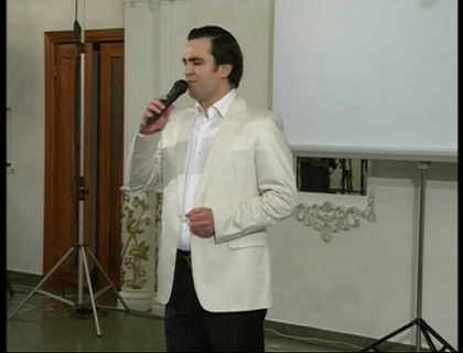 Catarat pe un butoi, s-a apucat de cantat! Cum si-a prezentat Igor Cuciuc noul videoclip Catarat pe un butoi, s-a apucat de cantat! Cum si-a prezentat Igor Cuciuc noul videoclip