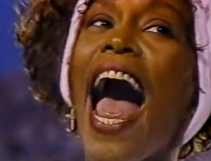 Legistii au stabilit cauza reala a mortii lui Whitney Houston. Artista era intoxicata cu droguri Legistii au stabilit cauza reala a mortii lui Whitney Houston. Artista era intoxicata cu droguri