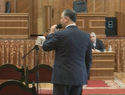Dodon in parlament: Liberalii se tem ca dracul de tamaie de noi. De la ce a pornit totul Dodon in parlament: Liberalii se tem ca dracul de tamaie de noi. De la ce a pornit totul