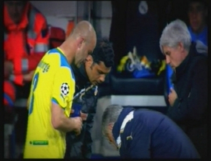 Un jucator a iesit de pe teren fara dinti! Imagini infioratoare la meciul dintre APOEL si Real Madrid!