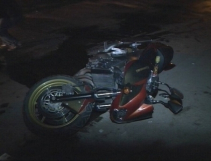 Motociclist lovit in plin de un automobil care nu i-a acordat prioritate!