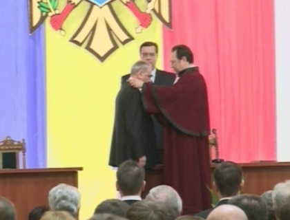 Nicolae Timofti isi formeaza echipa! Presedintele si-a numit consilierii Nicolae Timofti isi formeaza echipa! Presedintele si-a numit consilierii