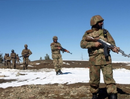 135 de persoane sunt sub zapada in Pakistan dupa ce avalansa a lovit o tabara militara din munti