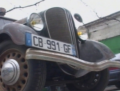 Bijuteria de epoca la Colegiul de Transport! Cum arata pretioasa masina din Franta produsa in 1938 Bijuteria de epoca la Colegiul de Transport! Cum arata pretioasa masina din Franta produsa in 1938