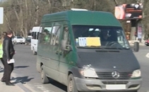 Opriti numai in statie! Cum au incercat administratorii rutelor de microbuze sa-i disciplineze pe pasageri Opriti numai in statie! Cum au incercat administratorii rutelor de microbuze sa-i disciplineze pe pasageri