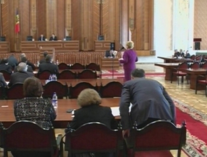 Deputatii si ouale! Schimbul de replici intre Lupu si Dodon care i-a facut pe deputati sa rada in hohote