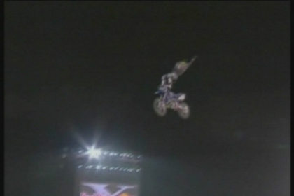 Trucuri fantastice, adrenalina si sarituri senzationale. Start Freestyle Motocross!