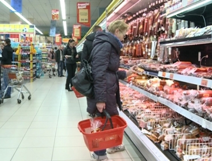 Agitatie mare in capitala. Cine a lasat cumparaturile pe ultima suta de metri... sta la coada Agitatie mare in capitala. Cine a lasat cumparaturile pe ultima suta de metri... sta la coada