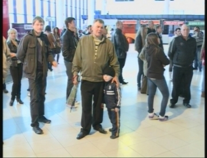 Forfota mare la aeroport. Mai multi moldoveni veniti acasa de Pasti au ramas fara bagaje Forfota mare la aeroport. Mai multi moldoveni veniti acasa de Pasti au ramas fara bagaje