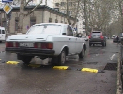 Limitatoarele de viteza - solutia Primariei pentru micsorarea numarului de accidente. Ce spun soferii