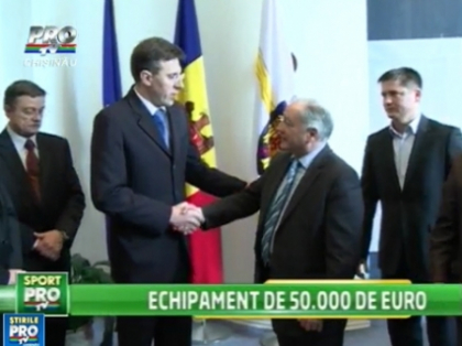 Echipament de 50.000 de euro pentru scolile sportive din Chisinau! Europa da o mana de ajutor gimnastilor Echipament de 50.000 de euro pentru scolile sportive din Chisinau! Europa da o mana de ajutor gimnastilor