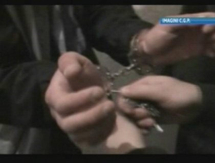 Pandeau batrane pana la posta pentru a le fura pensia Pandeau batrane pana la posta pentru a le fura pensia