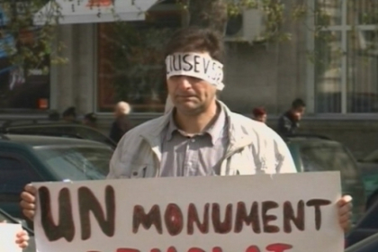 Monumentele, motiv de galceava! Comunistii, socialistii si activistii Hyde Park, la protest in fata Primariei