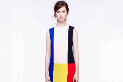 Un celebru designer englez a creat o rochie tricolor! Perfecta pentru prima doamna a Moldovei? Un celebru designer englez a creat o rochie tricolor! Perfecta pentru prima doamna a Moldovei?