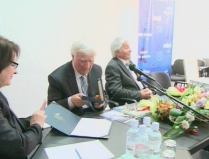 Spiridon Vangheli si Mihai Volontir, medaliati cu aur de catre Salonul International de Inventii din Geneva Spiridon Vangheli si Mihai Volontir, medaliati cu aur de catre Salonul International de Inventii din Geneva