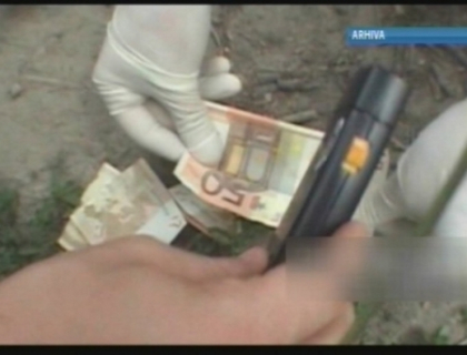 3 politisti din Balti, condamnati la inchisoare pentru ca fabricau probe false pentru a estorca bani 3 politisti din Balti, condamnati la inchisoare pentru ca fabricau probe false pentru a estorca bani