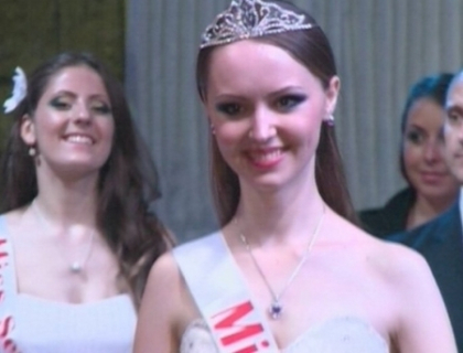 Ea e cea mai frumoasa studenta de la medicina! Vezi cum a impresionat publicul Miss USMF 2012 Ea e cea mai frumoasa studenta de la medicina! Vezi cum a impresionat publicul Miss USMF 2012