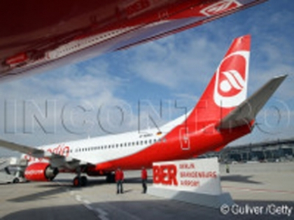 Mutarea secolului. 2 aeroporturi devin gigantul Europei. Cat 2000 de terenuri de fotbal. VIDEO si FOTO Mutarea secolului. 2 aeroporturi devin gigantul Europei. Cat 2000 de terenuri de fotbal. VIDEO si FOTO