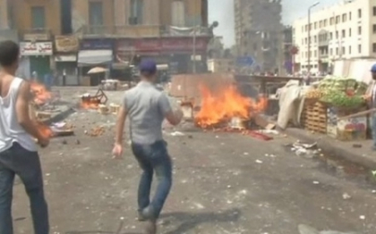 Egiptul da din nou in clocot. Violentele continua la Cairo. Cel putin 20 morti si 300 de raniti Egiptul da din nou in clocot. Violentele continua la Cairo. Cel putin 20 morti si 300 de raniti