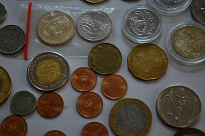 Peste 200 de monede de valoare istorica, retinute la postul vamal Leuseni-Albita! FOTO