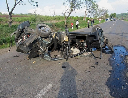 Accident cumplit la Calarasi. O persoana a murit iar altele 3 au ajuns la spital Accident cumplit la Calarasi. O persoana a murit iar altele 3 au ajuns la spital