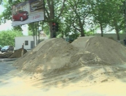 Au asteptat zadarnic in statii minute in sir. Strada Ion Creanga, inchisa pentru o luna Au asteptat zadarnic in statii minute in sir. Strada Ion Creanga, inchisa pentru o luna