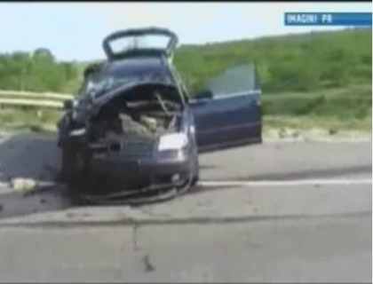 Combinatia fatala: fara permis, cu viteza excesiva. Motociclist mort, dupa ce s-a ciocnit cu un automobil