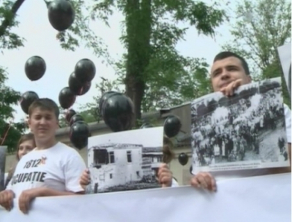"Rusia - recunoaste ocupatia!". Tinerii liberali au pichetat sediul Ambasadei Rusiei la Chisinau "Rusia - recunoaste ocupatia!". Tinerii liberali au pichetat sediul Ambasadei Rusiei la Chisinau