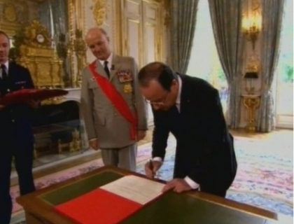 Regele a murit, traiasca regele! Francois Hollande, investit oficial in functia de presedinte al Frantei Regele a murit, traiasca regele! Francois Hollande, investit oficial in functia de presedinte al Frantei