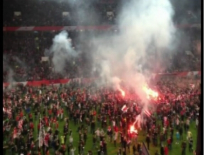 Meci de foc, la propriu, in Dusseldorf! Dupa 15 ani de exil, Fortuna va juca in prima liga din Germania Meci de foc, la propriu, in Dusseldorf! Dupa 15 ani de exil, Fortuna va juca in prima liga din Germania