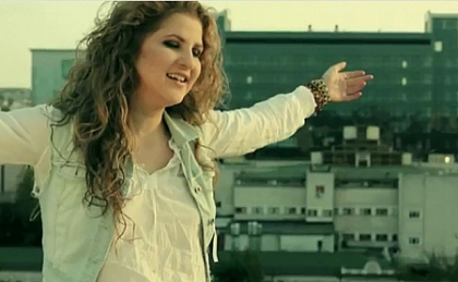 In continuare misteriosi! Dara si Carla\'s Dreams si-au prezentat noul videoclip! VIDEO