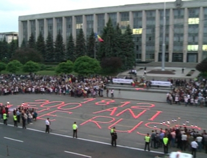 2012 lumanari, aprinse in PMAN in semn de doliu fata de anexarea Basarabiei. VIDEO