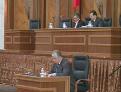 Deputatii s-au certat din nou in Parlament! De la ce a pornit totul Deputatii s-au certat din nou in Parlament! De la ce a pornit totul