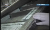 Tigari de contrabanda ascunse in banchetele trenului Chisinau-Bucuresti Tigari de contrabanda ascunse in banchetele trenului Chisinau-Bucuresti