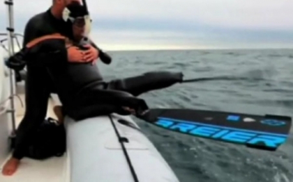VIDEO. Un barbat fara maini si picioare a traversat inot Oceanul Pacific, uimind intreaga lume VIDEO. Un barbat fara maini si picioare a traversat inot Oceanul Pacific, uimind intreaga lume