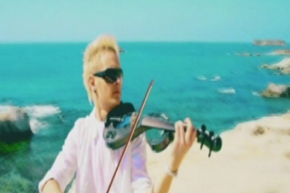 Mare si soare, dar fara fete goale! Cum arata noul clip al baietilor de la SunStroke Project. VIDEO