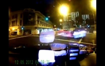 Accident socant in Singapore. Trei oameni au murit dupa ce un Ferrari a izbit in plin un taxi. VIDEO Accident socant in Singapore. Trei oameni au murit dupa ce un Ferrari a izbit in plin un taxi. VIDEO